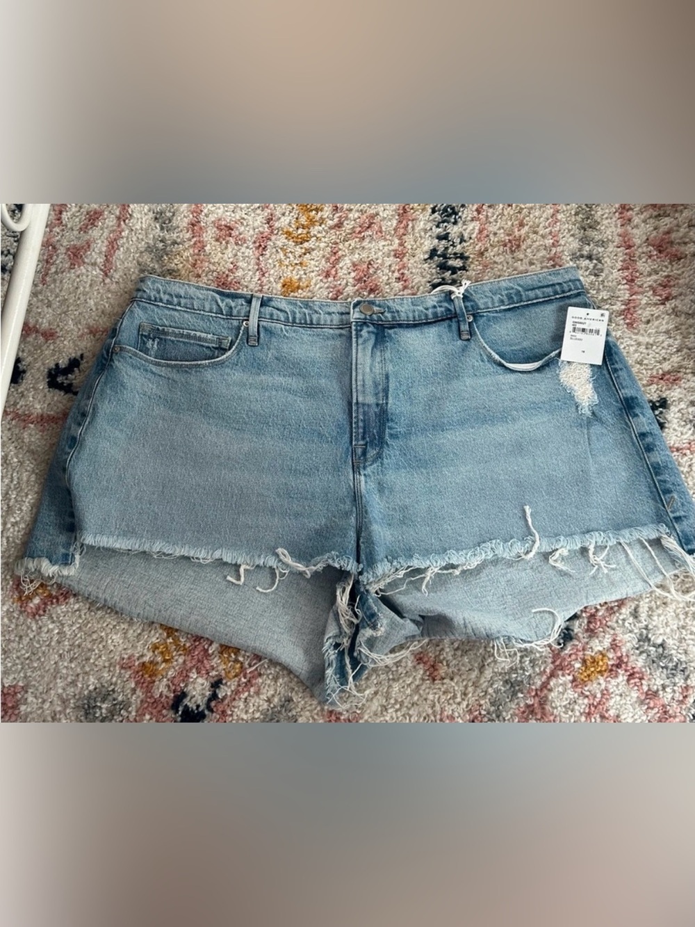 Good American Cut Off Denim Shorts. Sz 18